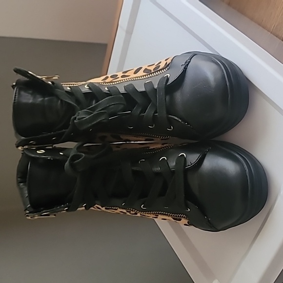 Leopard Wedges - Picture 2 of 6